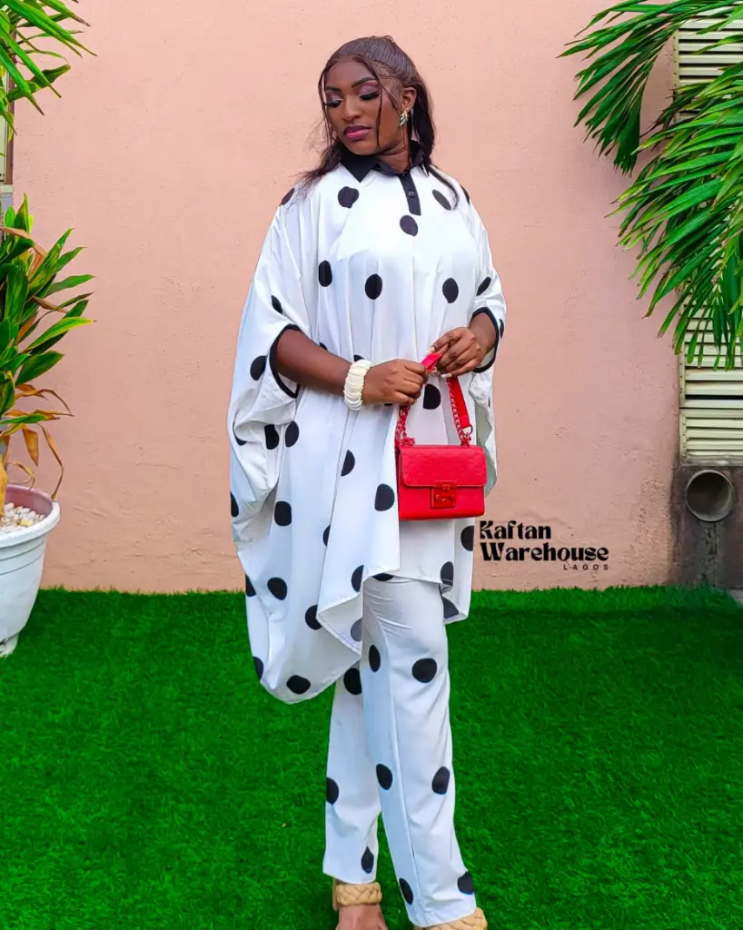 Daisy polka Dots 4.webp